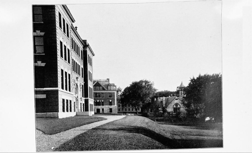 New Hampshire State Builders 40 Dartmouth College